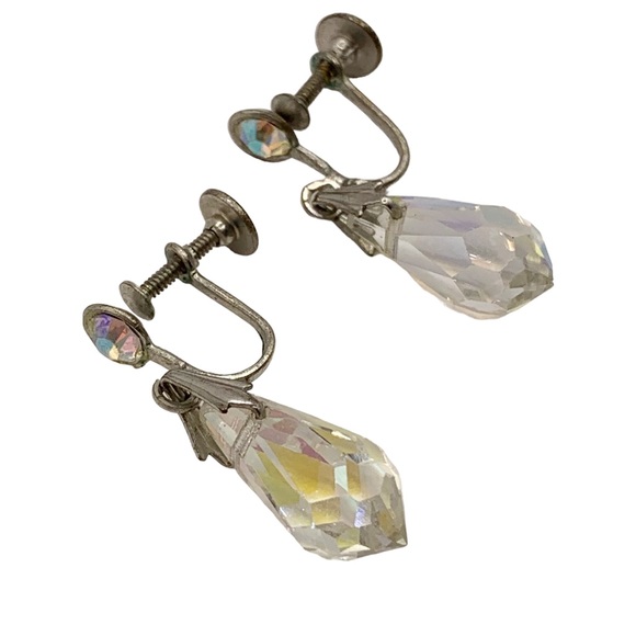 Vintage aurora Borealis briolette retro screw back earrings sparkling iridescent - Picture 2 of 9
